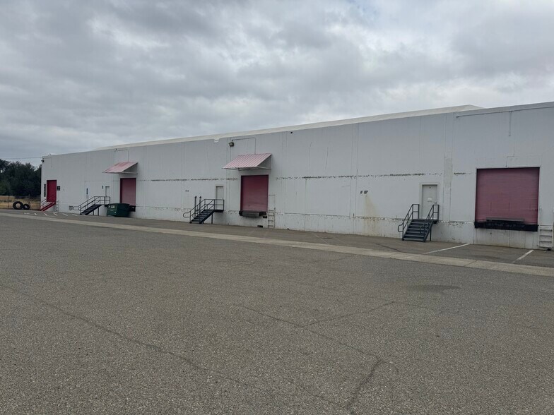 7001 Eastside Rd, Anderson, CA à louer - Photo de l’immeuble – Image 2 sur 11