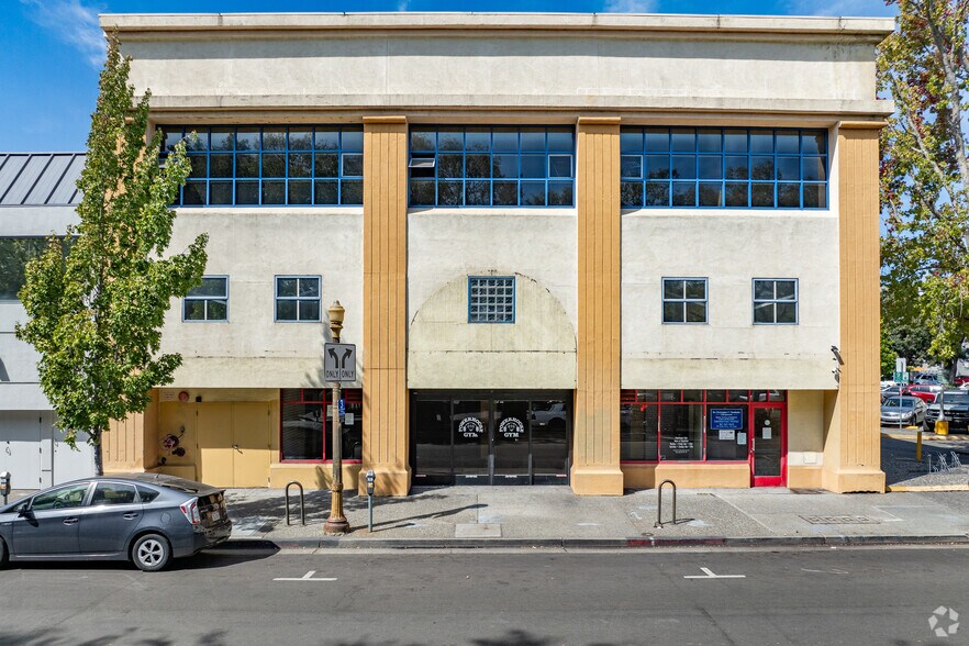 515 5th St, Santa Rosa, CA à louer - Photo de l’immeuble – Image 2 sur 3