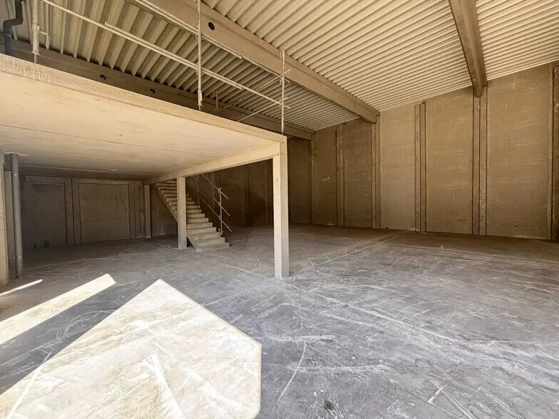 291 Chemin Des Pinchinades, Les Pennes-Mirabeau à louer - Photo de l’immeuble – Image 2 sur 11