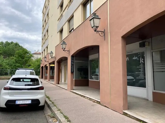 59 Ter Avenue Du Point Du Jour, Lyon à louer - Photo de l’immeuble – Image 1 sur 19