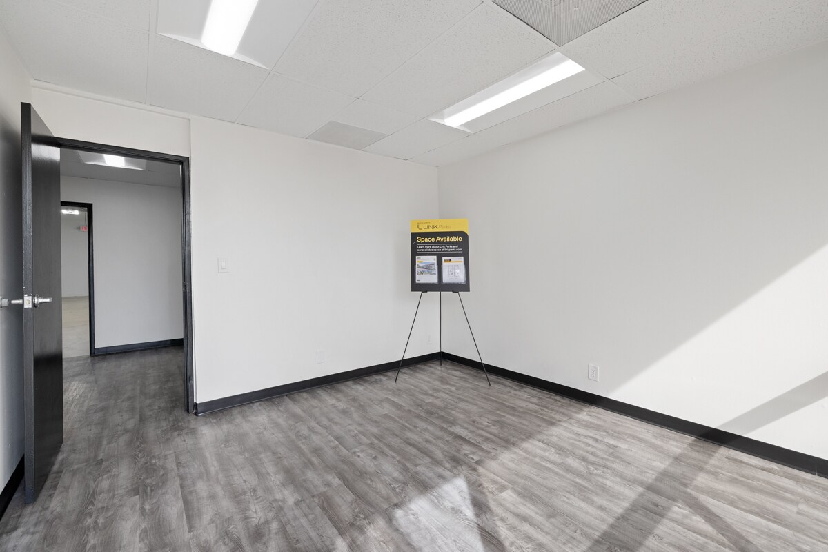 22722 Lambert St, Lake Forest, CA à louer Photo intérieure– Image 1 sur 26