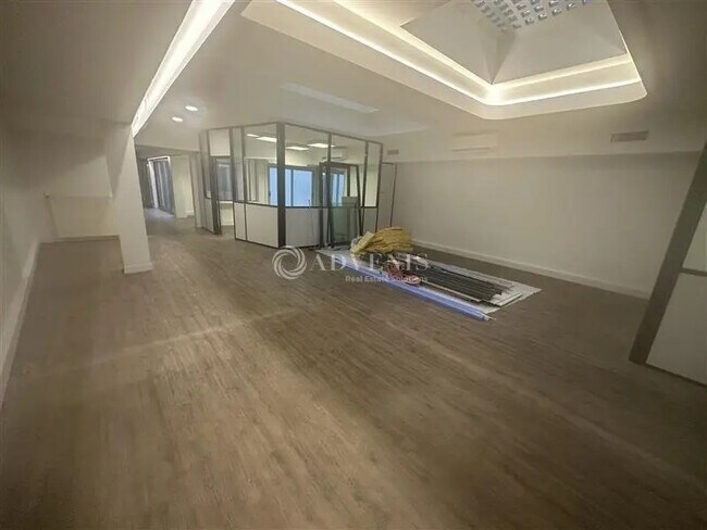 Plus de détails pour Local commercial à vendre