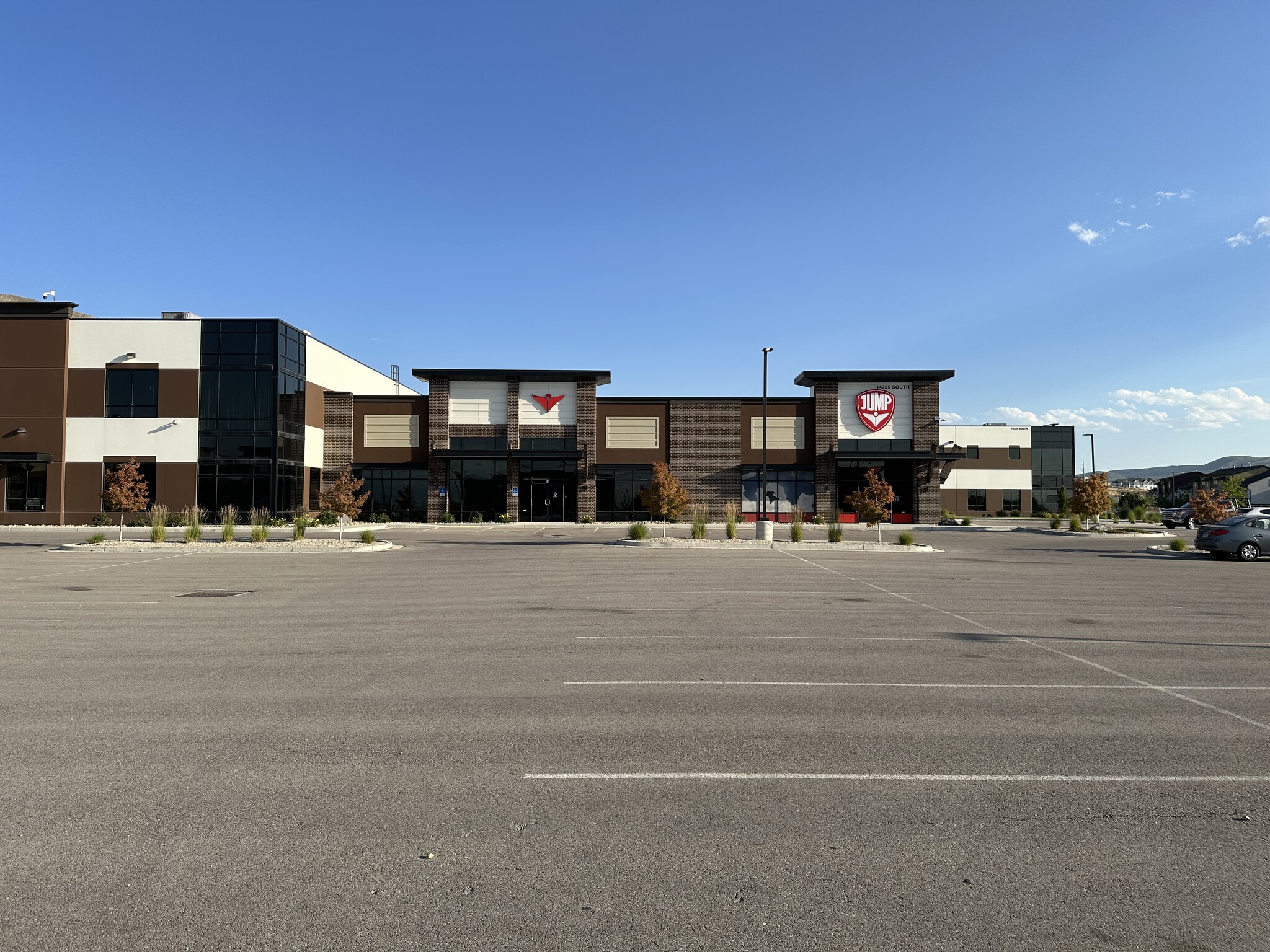 14629 S Porter Rockwell Blvd, Bluffdale, UT à louer Photo de l’immeuble– Image 1 sur 10