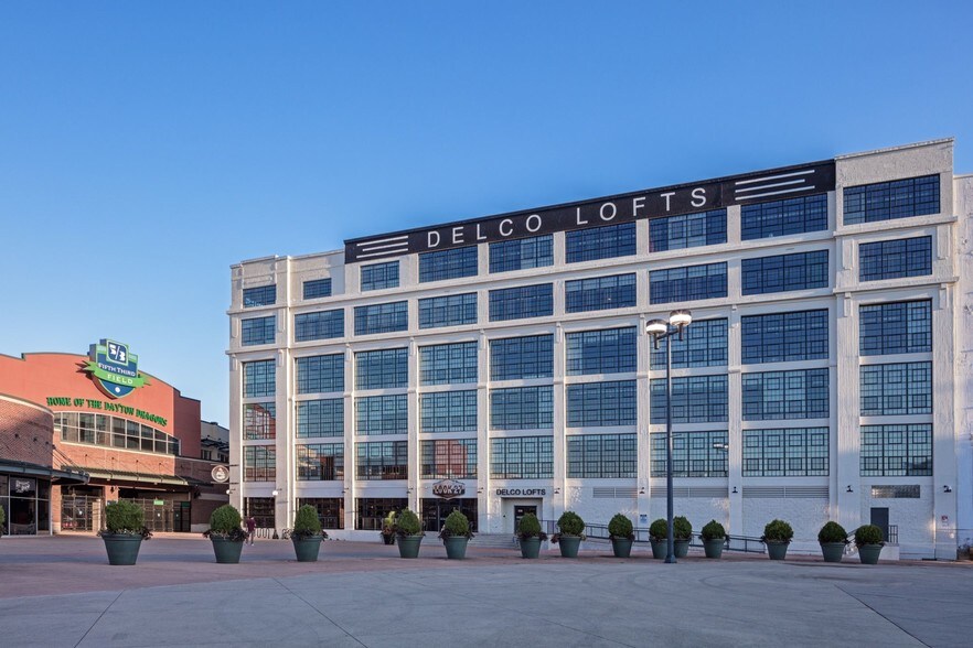 329 E 1st St, Dayton, OH à louer - Photo de l’immeuble – Image 1 sur 8