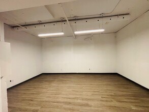 9090 Av Du Parc, Montréal, QC à louer Photo intérieure– Image 1 sur 11