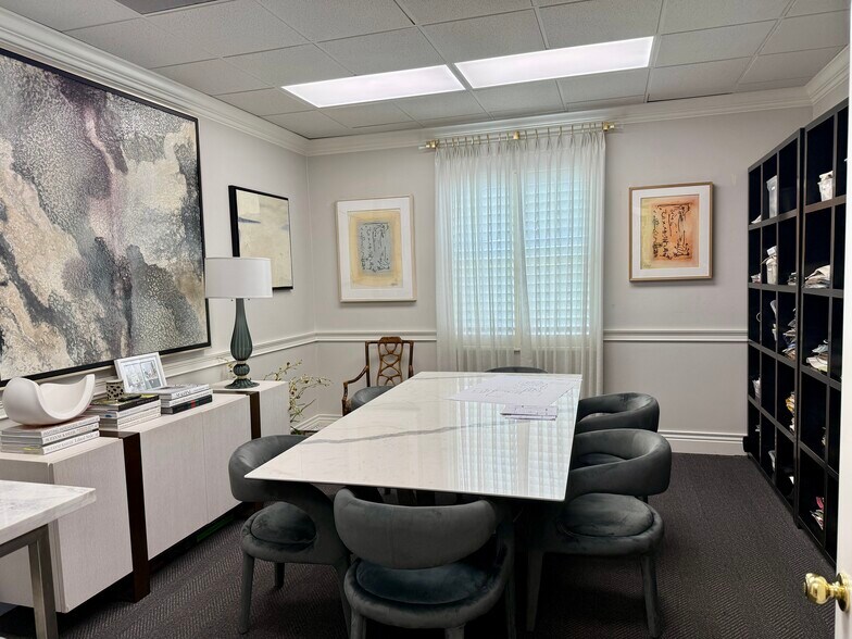 15417 N Florida Ave, Tampa, FL à louer - Photo de l’immeuble – Image 3 sur 23