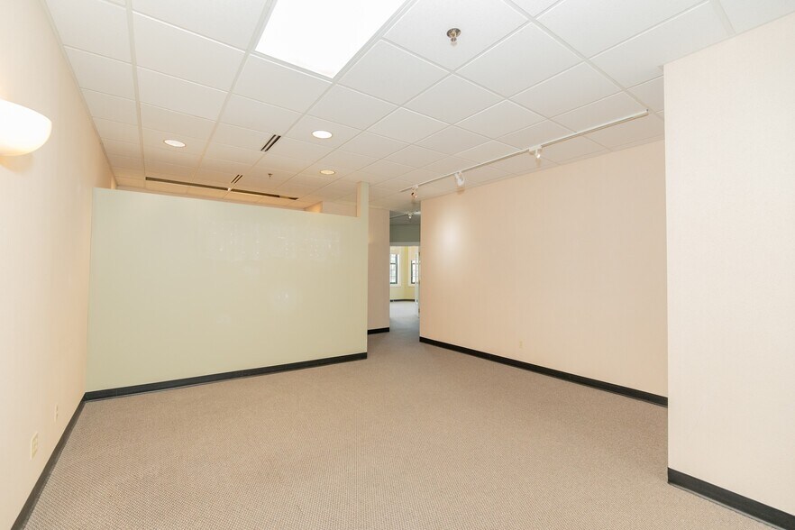 2142 -2160 W Chesterfield Blvd, Springfield, MO à louer - Photo de l’immeuble – Image 3 sur 23