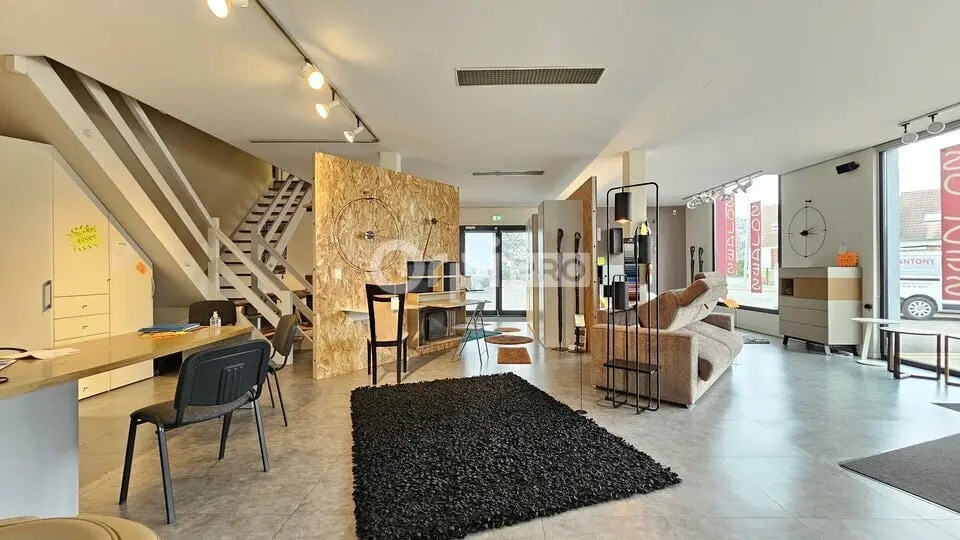 Local commercial dans Houssen à vendre - Hall d’entrée – Image 2 sur 12