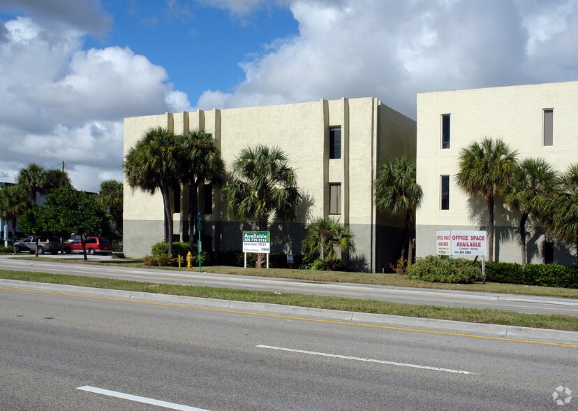 6595 NW 36th St, Miami, FL à vendre - Photo de l’immeuble – Image 2 sur 9