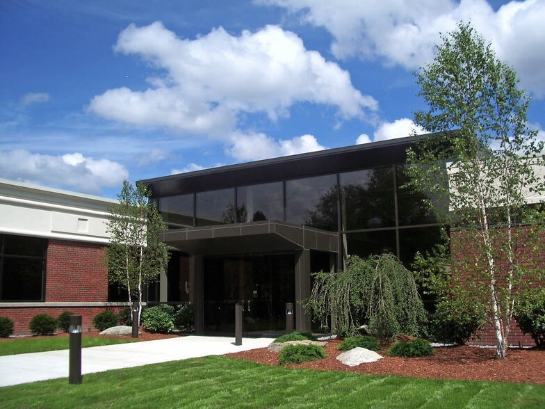 213 Burlington Rd, Bedford, MA à louer - Photo de l’immeuble – Image 2 sur 2