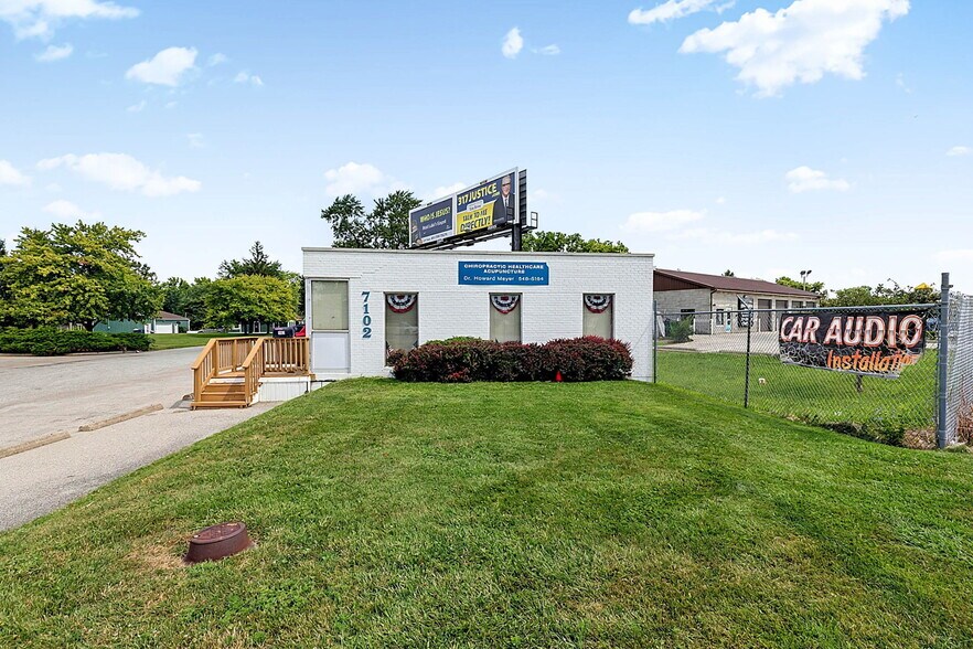7102 E Pendleton Pike, Indianapolis, IN à vendre - Photo de l’immeuble – Image 2 sur 92
