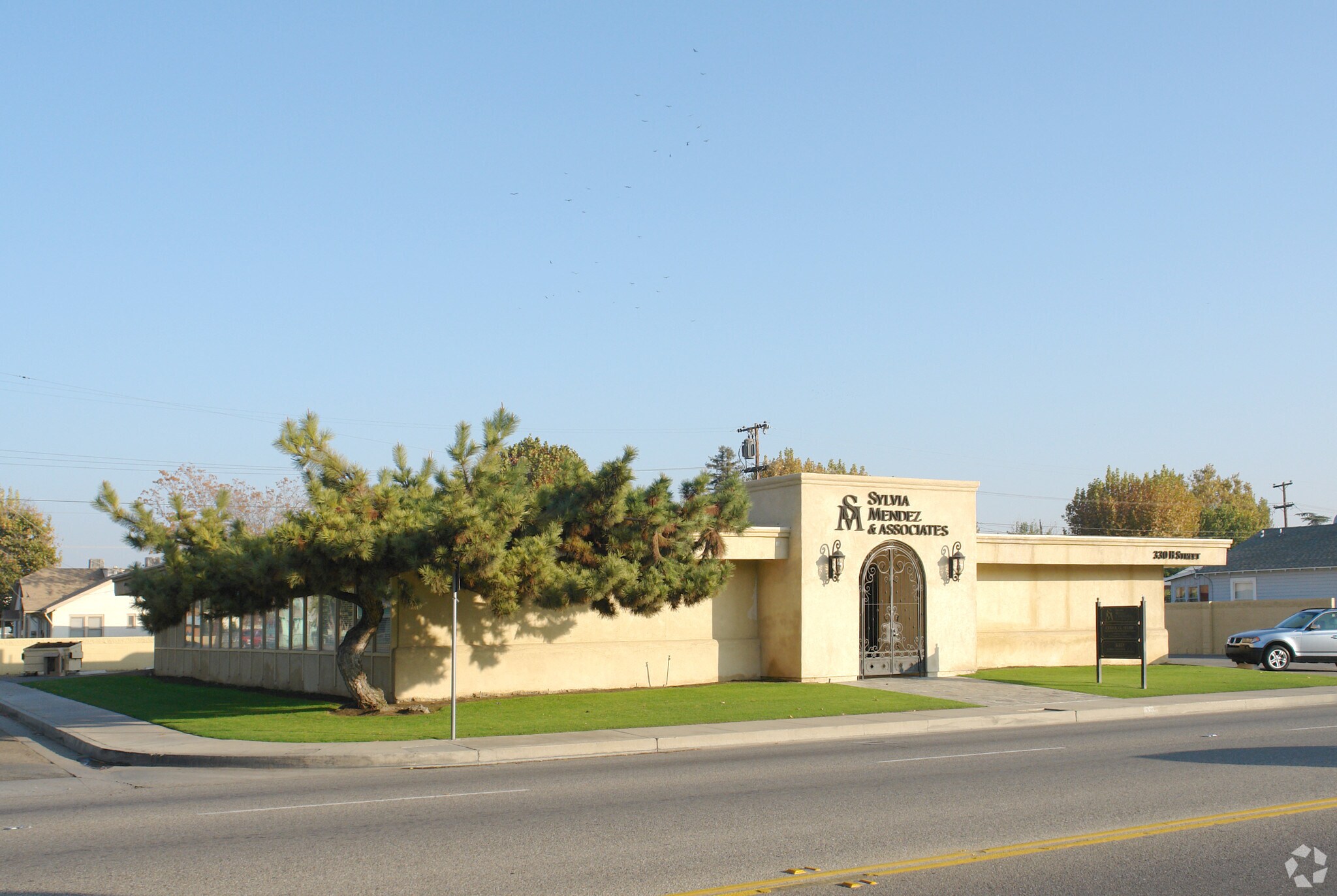 330 H St, Bakersfield, CA à louer Photo principale– Image 1 sur 5