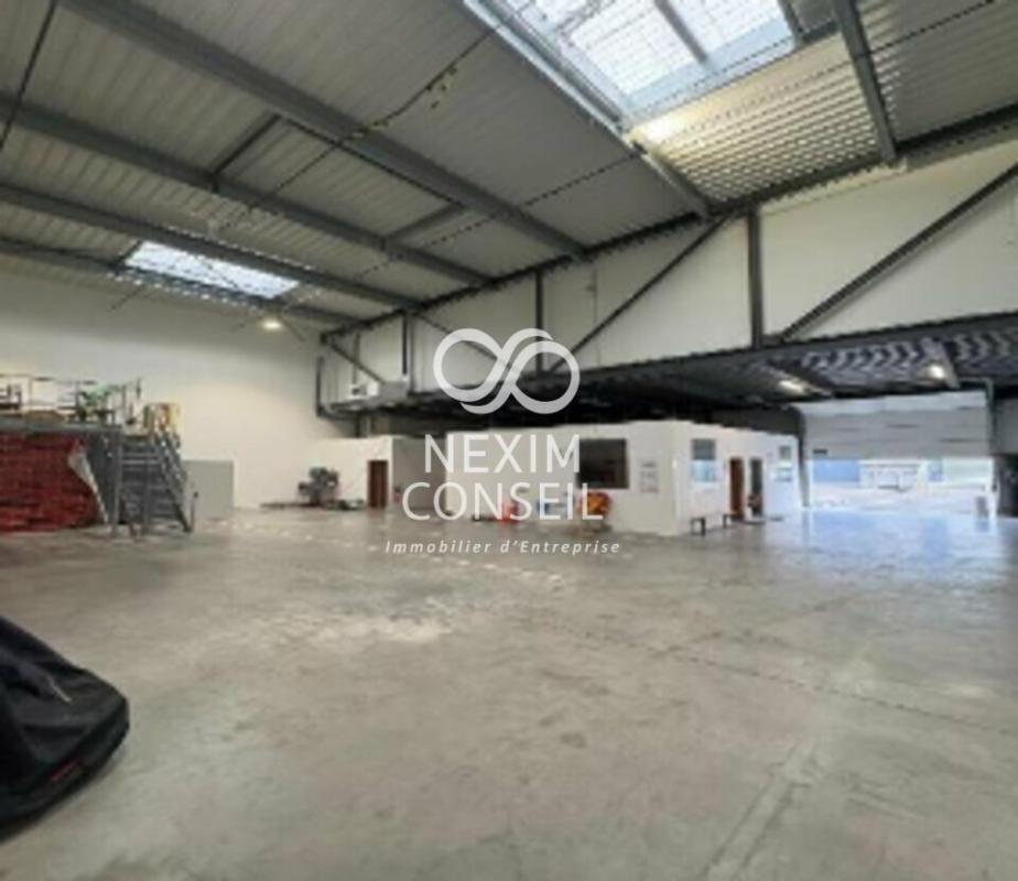 Industriel/Logistique dans Villeneuve-la-Garenne à louer Photo de l’immeuble– Image 1 sur 9