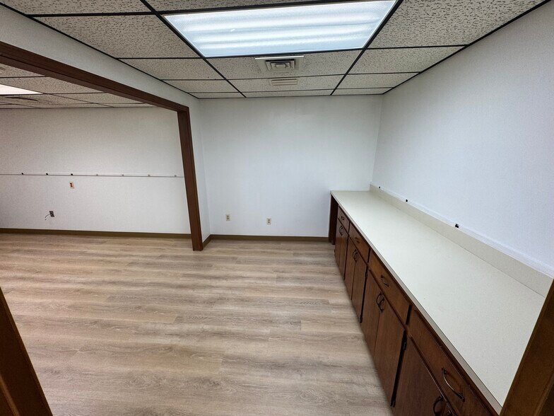 132 Main St, Southington, CT à louer - Photo de l’immeuble – Image 3 sur 18