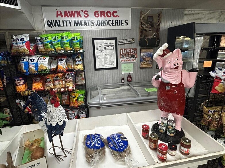 13087 Main st, Titusville, PA à vendre - Photo de l’immeuble – Image 2 sur 40