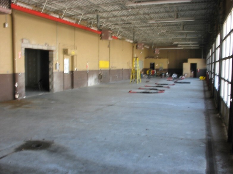 4635 Northfield Rd, Cleveland, OH à louer - Photo intérieure – Image 3 sur 23