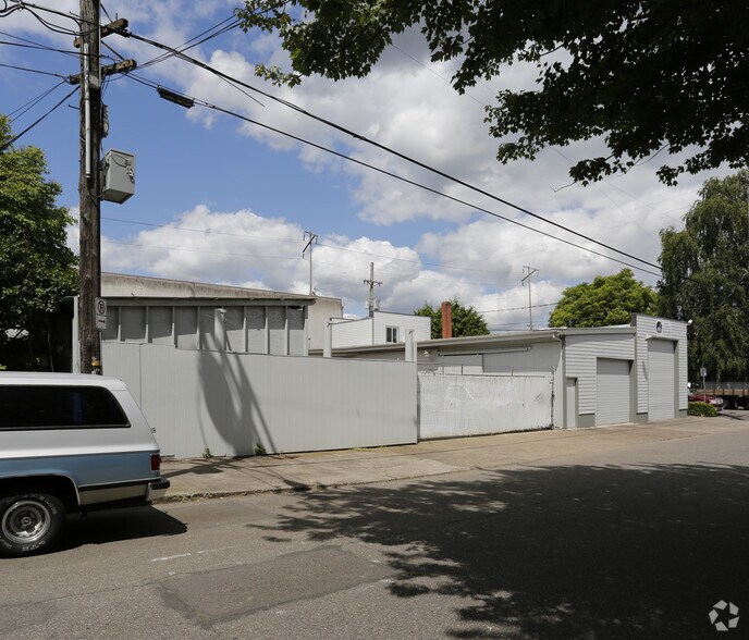 930 SE Lincoln St, Portland, OR à vendre - Photo de l’immeuble – Image 2 sur 6