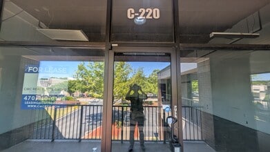 6035 Peachtree Rd, Atlanta, GA à louer Photo intérieure– Image 1 sur 7