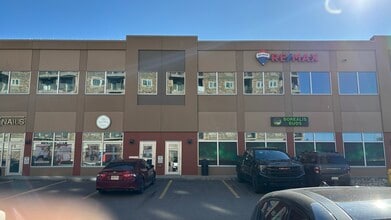 8520 Manning Ave, Fort McMurray, AB à louer Photo de l’immeuble– Image 2 sur 16