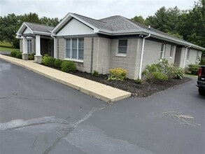 201 Professional Park Dr, Glasgow, KY à louer Photo de l’immeuble– Image 1 sur 8