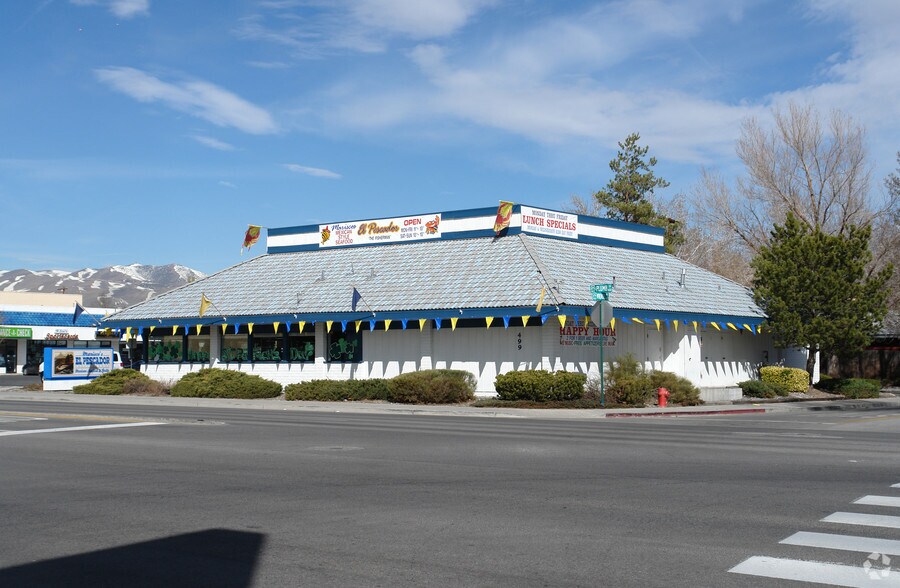 499 E Plumb Ln, Reno, NV à vendre - Photo de l’immeuble – Image 2 sur 2