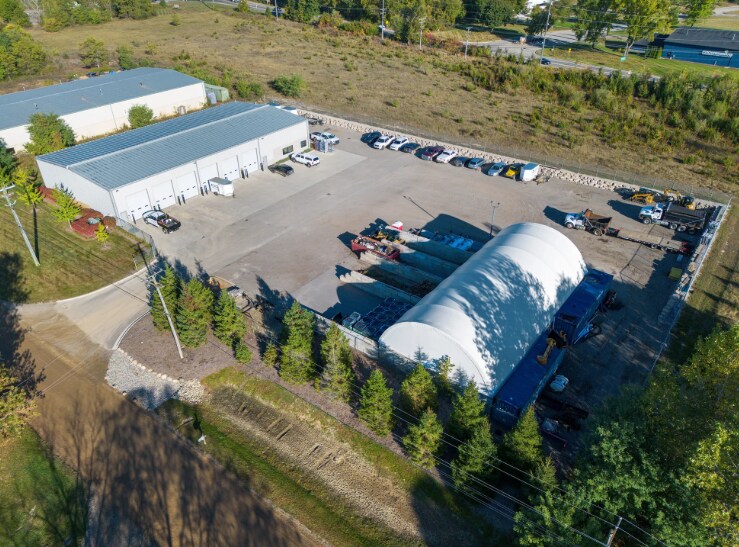 8190 Old White Lake Rd, Springfield Township, MI à vendre - Photo de l’immeuble – Image 2 sur 14