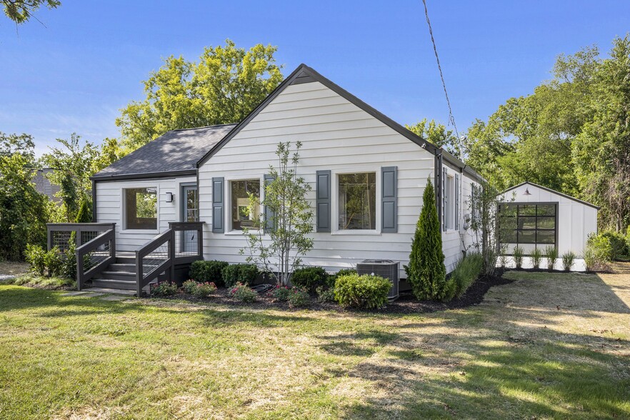 1303 McGavock Pike, Nashville, TN à louer - Photo de l’immeuble – Image 2 sur 18