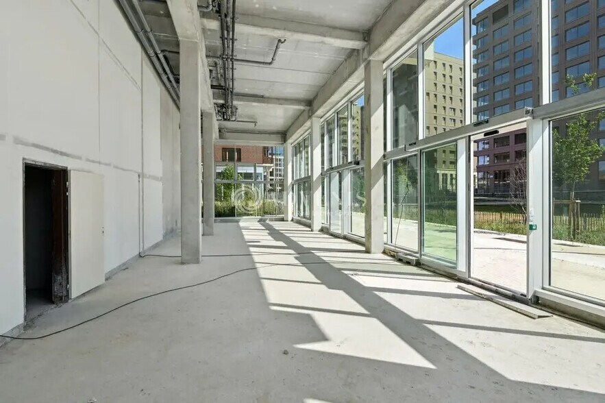 Local commercial dans Saint-Ouen-sur-Seine à louer - Photo de l’immeuble – Image 2 sur 4