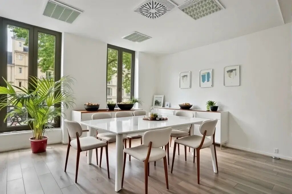 9 Avenue De Friedland, Paris à louer Photo de l’immeuble– Image 1 sur 7