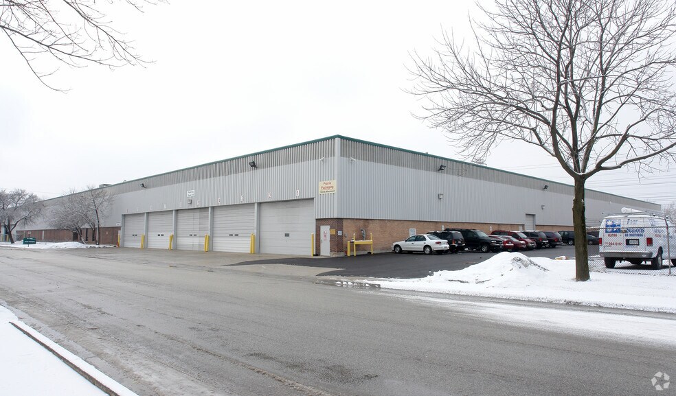 7400 S Massasoit Ave, Bedford Park, IL à louer - Photo de l’immeuble – Image 1 sur 4
