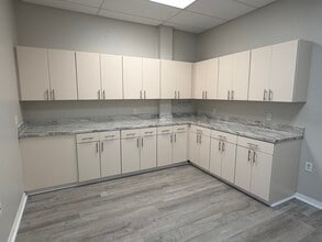 6616-6636 Rowan Rd, New Port Richey, FL à louer Photo intérieure– Image 2 sur 9