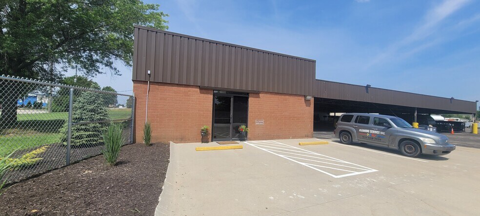 1904 E Spruce St, Olathe, KS à louer - Photo de l’immeuble – Image 2 sur 16