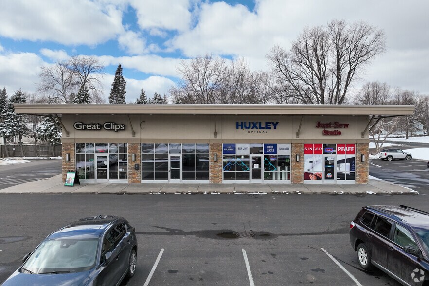 1789 N Lexington Ave, Roseville, MN à louer - Photo de l’immeuble – Image 2 sur 6