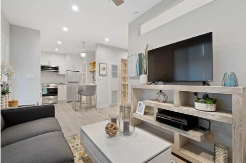 14724 Inglewood Ave, Lawndale, CA à vendre - Photo intérieure – Image 3 sur 27