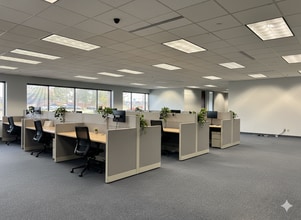 11492 Bluegrass Pky, Louisville, KY à louer Photo intérieure– Image 2 sur 8