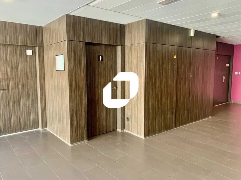 Bureau dans Montpellier à louer - Photo de l’immeuble – Image 3 sur 8