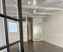 8064-8066 Melrose Ave, Los Angeles, CA à louer Photo intérieure– Image 1 sur 2