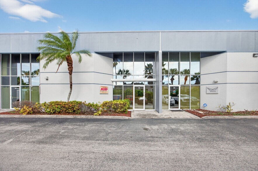 16155 W 117th Ave, Miami, FL à vendre - Photo de l’immeuble – Image 1 sur 15