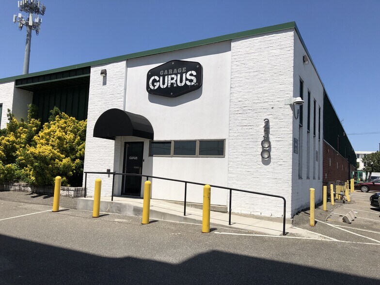 2300 Marcus Ave, New Hyde Park, NY à louer - Photo de l’immeuble – Image 2 sur 32