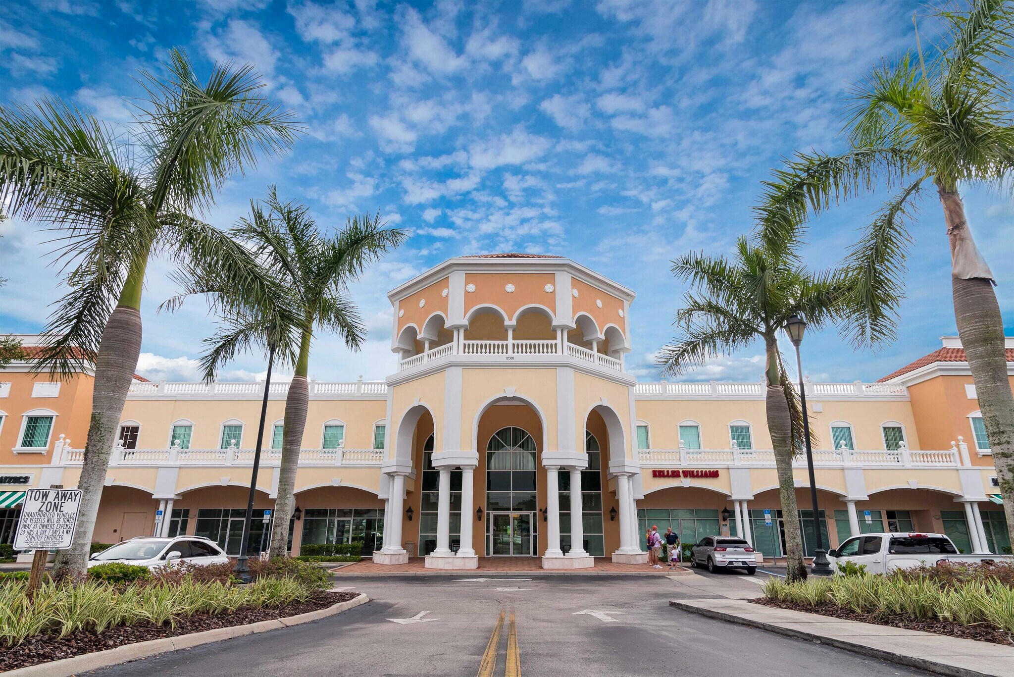 12301 Lake Underhill Rd, Orlando, FL à louer Photo principale– Image 1 sur 10