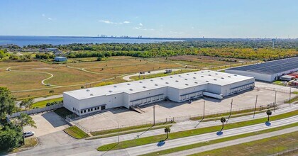 1300 E Barbours Cut Blvd, La Porte, TX - Vue aérienne  vue de carte - Image1