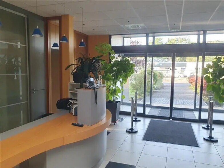 Bureau dans Custines à vendre - Photo de l’immeuble – Image 3 sur 6
