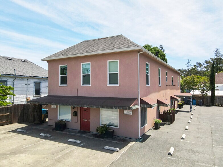 448 Sebastopol Ave, Santa Rosa, CA à vendre - Photo de l’immeuble – Image 2 sur 4