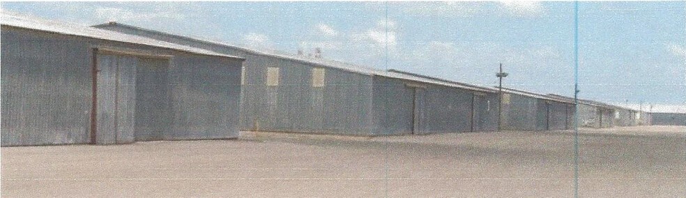 10210 Idaho Ave, Hanford, CA à louer - Photo principale – Image 1 sur 46