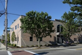 197-199 Warren Ave, East Providence, RI à louer Photo intérieure– Image 1 sur 7