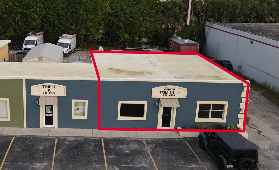 1205-1217 SE Dixie Cutoff Rd, Stuart, FL à louer - Photo de l’immeuble – Image 3 sur 4