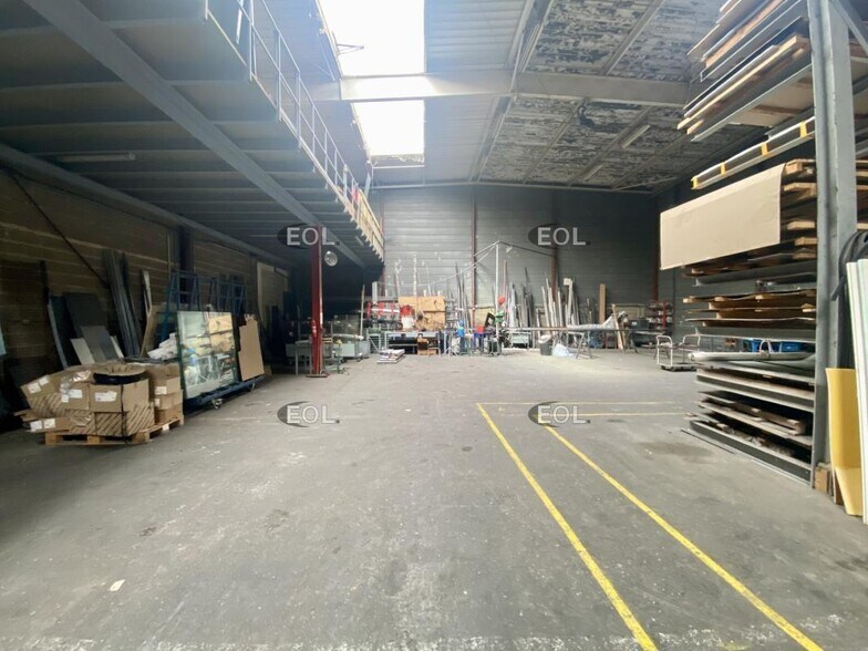 Local d’activités dans Aubagne à louer - Photo intérieure – Image 2 sur 7