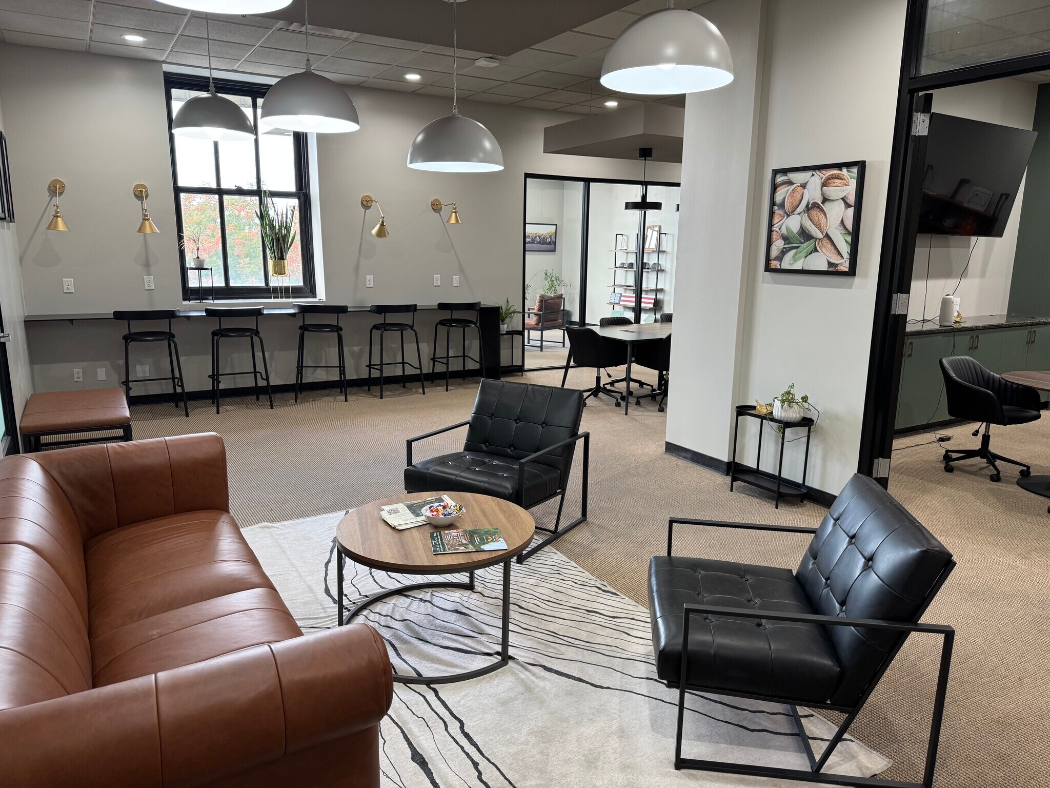 1012 11th St, Modesto, CA à louer Photo de l’immeuble– Image 1 sur 48