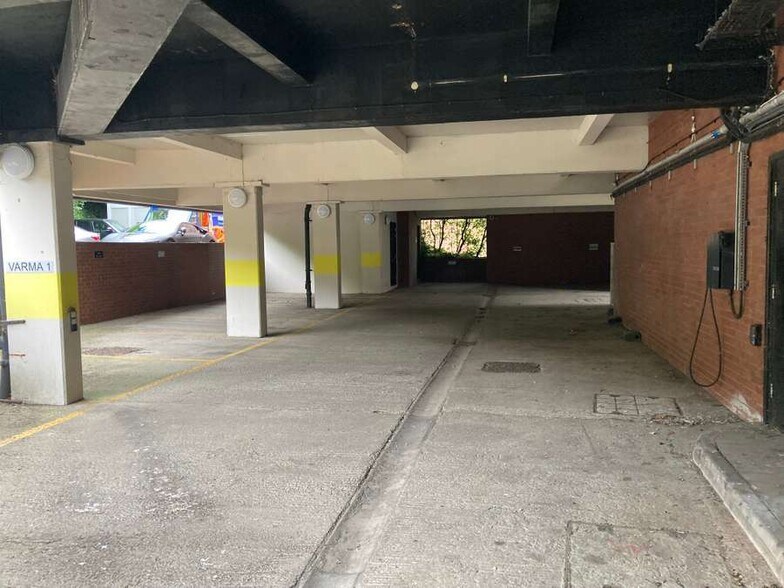 98 Great North Rd, Londres à vendre - Photo de l’immeuble – Image 3 sur 9