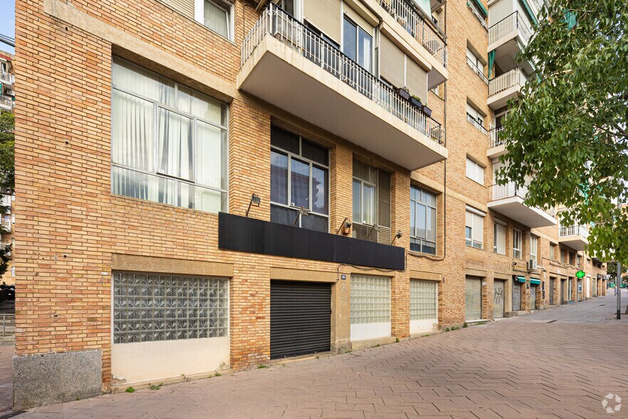 Passeig de Valldaura, 184, Barcelone, Barcelona à louer - Photo de l’immeuble – Image 3 sur 5